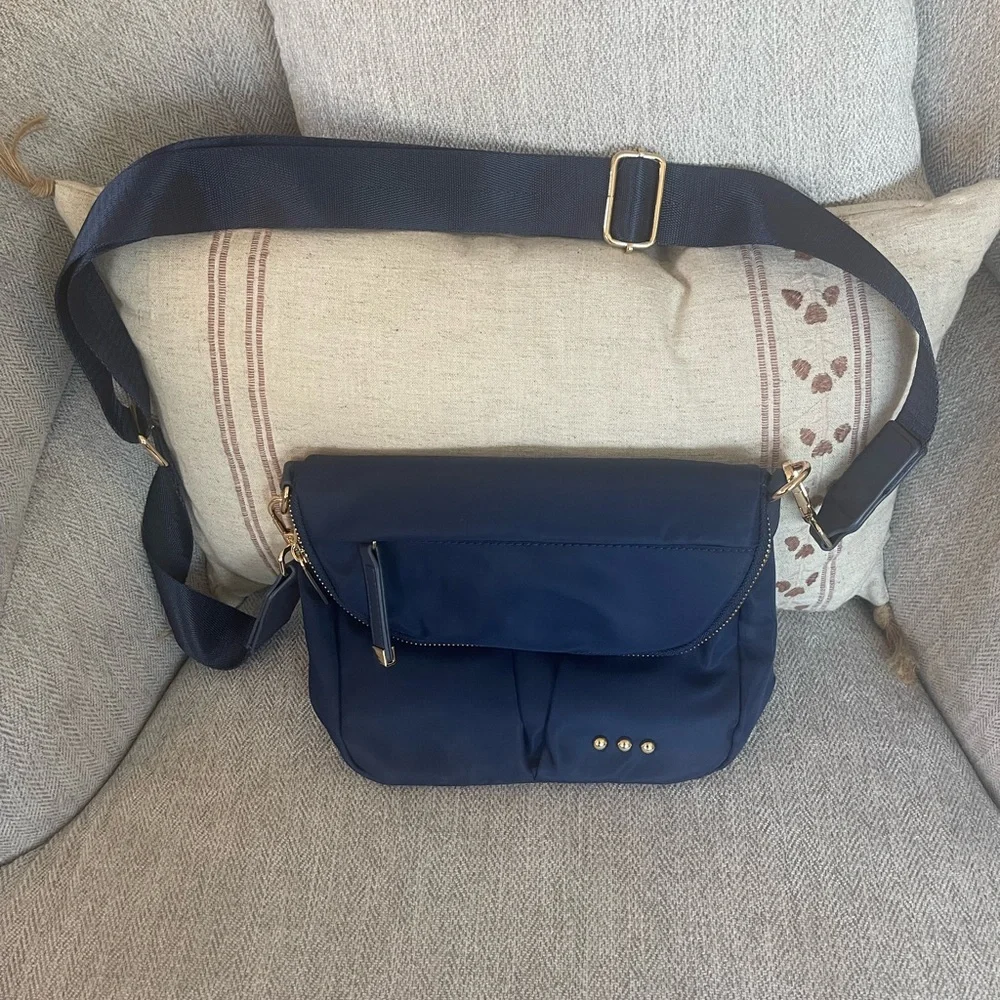Tilly crossbody bag from Pretty Simple in Navy NWOT - Picture 4 of 6